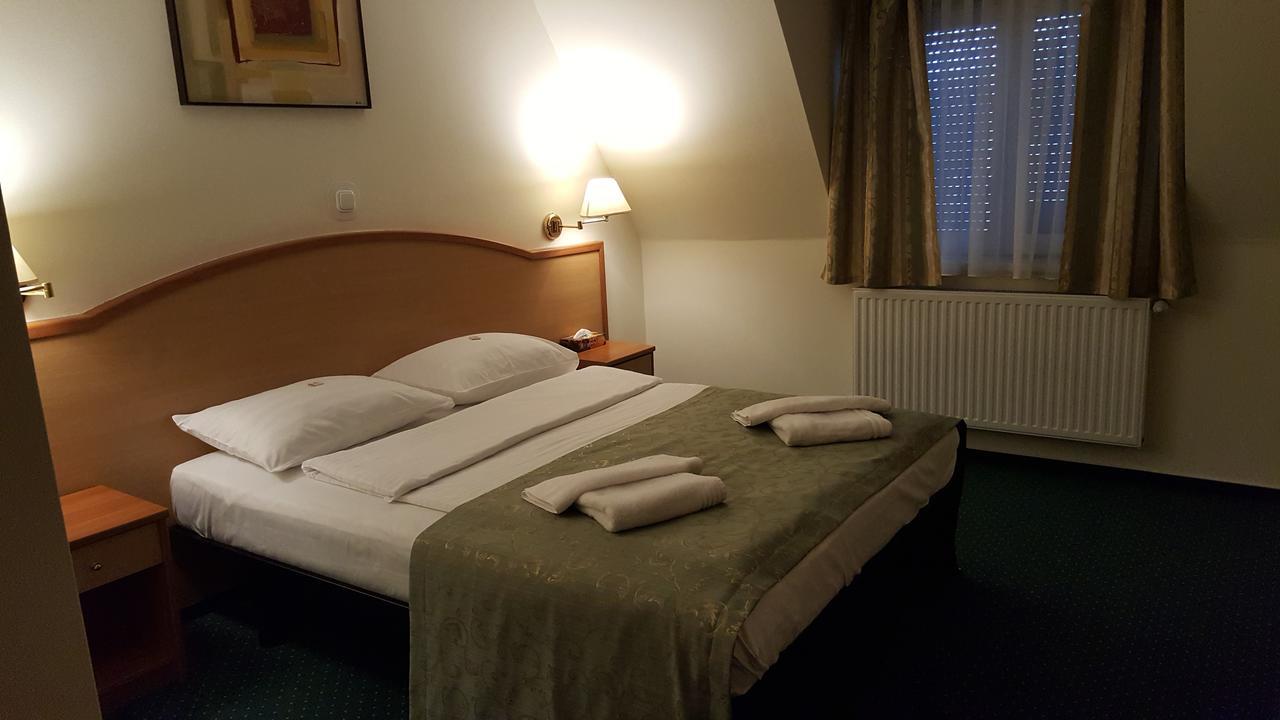 Hotel Melody Gran Varadino Esterno foto